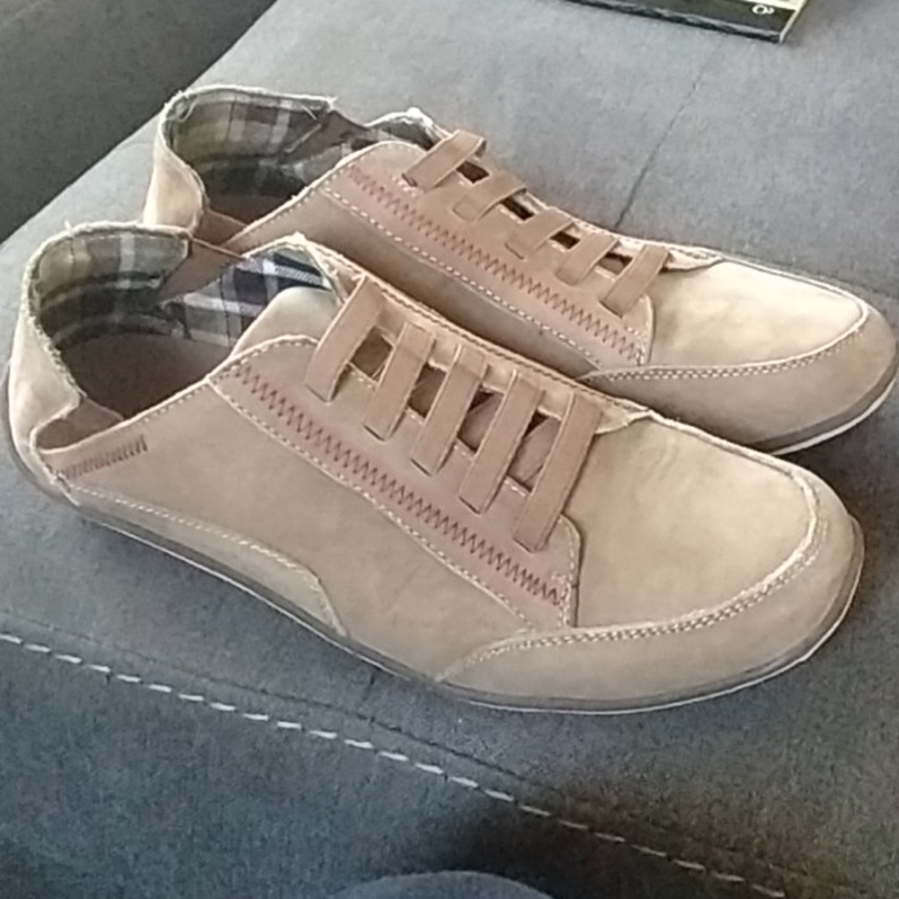 Muk Luks light brown slip on shoes